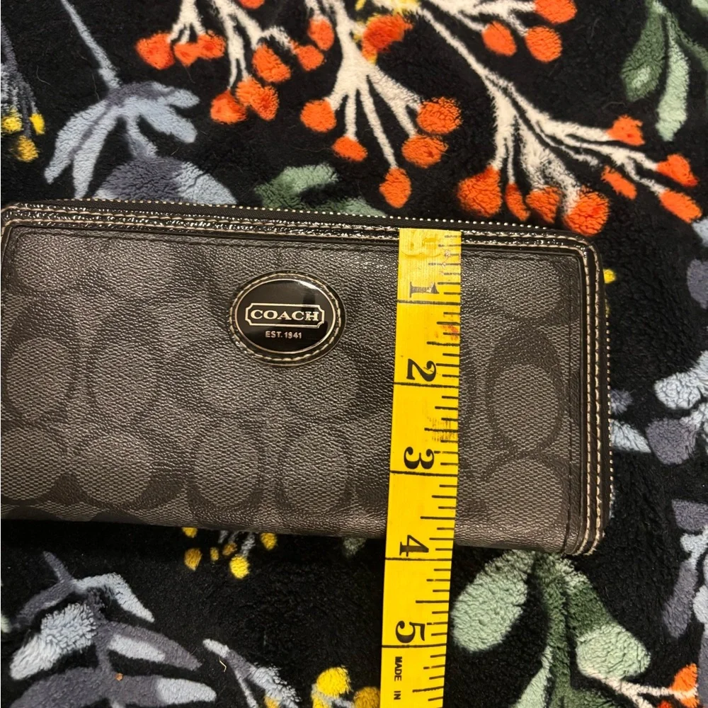 Coach Gray And Black Signature Wallet - Picture 10 of 10